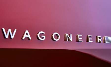 2022 Jeep Wagoneer Badge Wallpapers 450x275 (55)