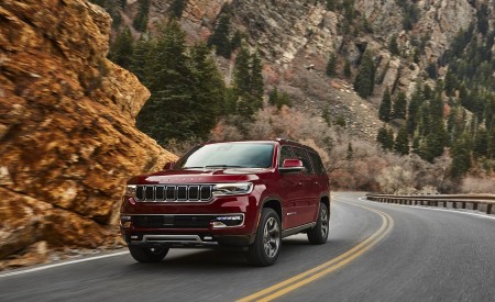 2022 Jeep Wagoneer Front Three-Quarter Wallpapers 450x275 (18)