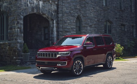2022 Jeep Wagoneer Front Three-Quarter Wallpapers 450x275 (4)
