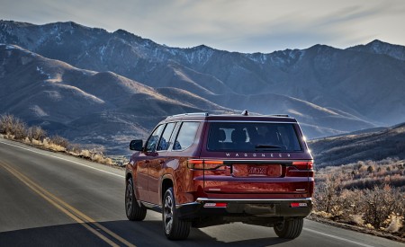 2022 Jeep Wagoneer Rear Three-Quarter Wallpapers  450x275 (16)
