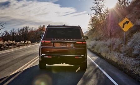 2022 Jeep Wagoneer Rear Wallpapers 450x275 (23)