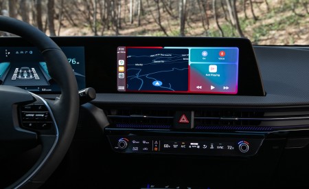 2022 Kia EV6 Central Console Wallpapers 450x275 (43)