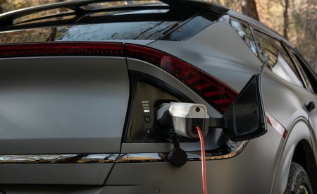 2022 Kia EV6 Charging Port Wallpapers 450x275 (39)