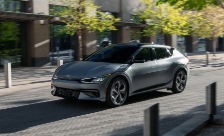 2022 Kia EV6 Front Three-Quarter Wallpapers 450x275 (14)