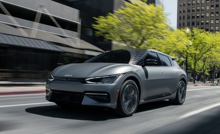 2022 Kia EV6 Front Three-Quarter Wallpapers 450x275 (15)