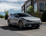 2022 Kia EV6 Front Three-Quarter Wallpapers  150x120 (11)