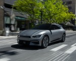 2022 Kia EV6 Front Three-Quarter Wallpapers 150x120 (12)