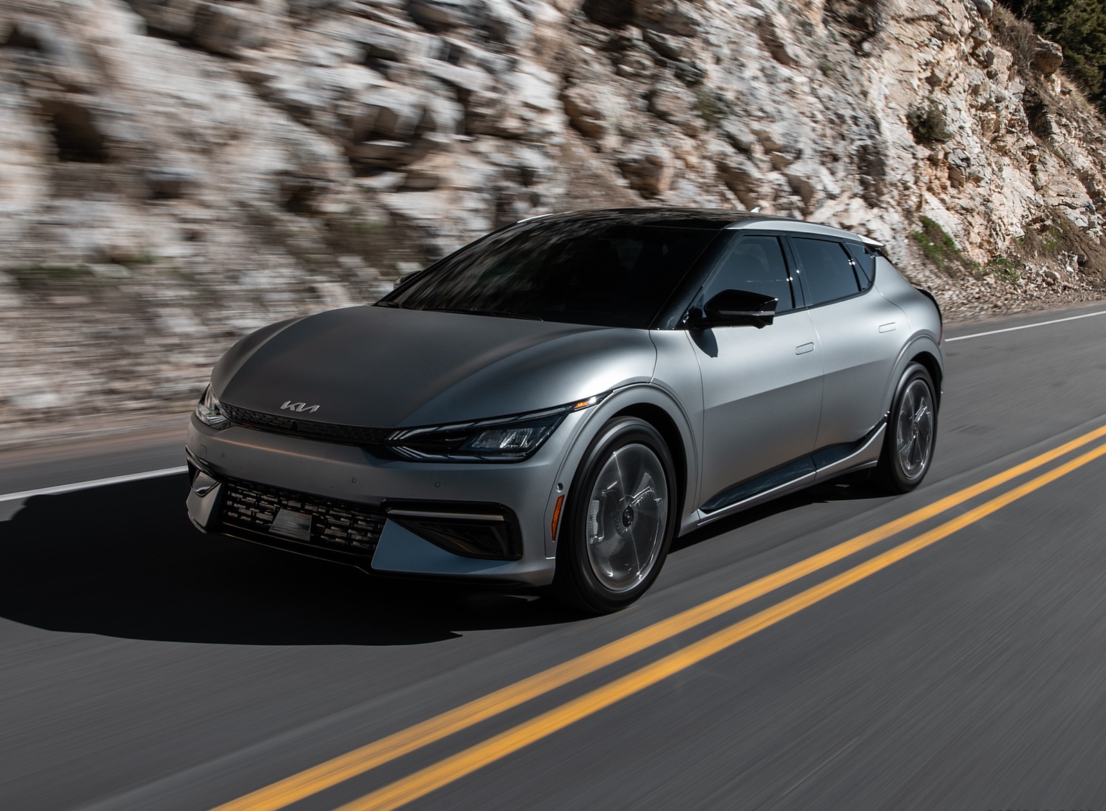 2022 Kia EV6 Front Three-Quarter Wallpapers (3)