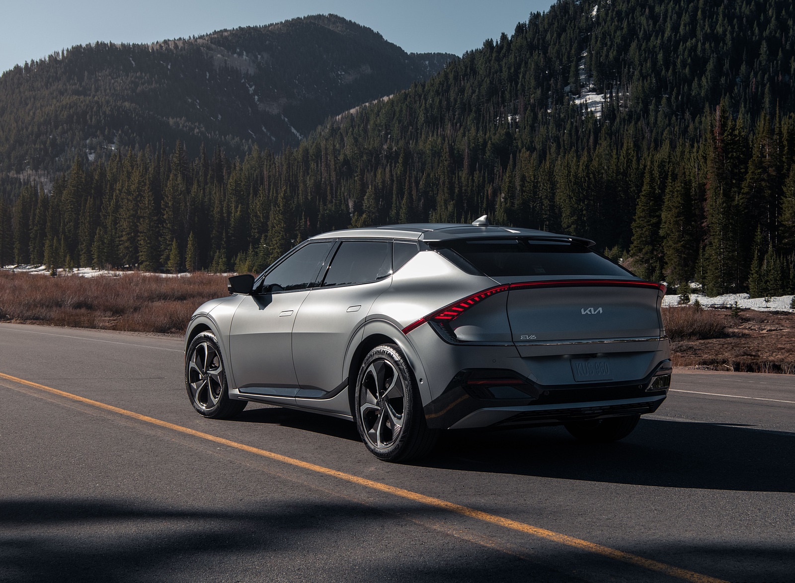 2022 Kia EV6 Rear Three-Quarter Wallpapers (13)