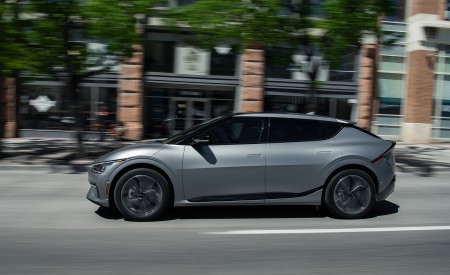 2022 Kia EV6 Side Wallpapers 450x275 (18)