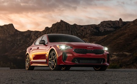 2022 Kia Stinger GT Front Three-Quarter Wallpapers 450x275 (15)
