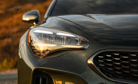 2022 Kia Stinger GT-Line Headlight Wallpapers 450x275 (17)