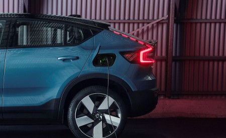 2022 Volvo C40 Recharge Charging Wallpapers 450x275 (69)