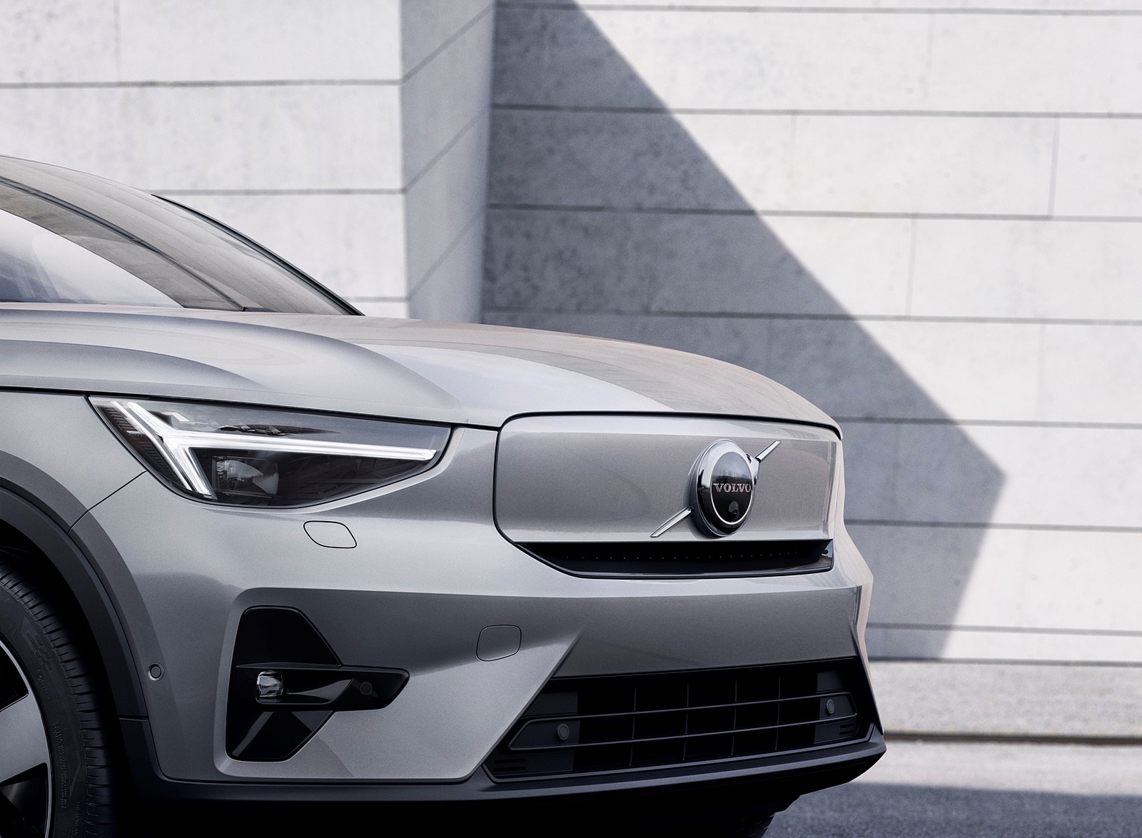 2022 Volvo C40 Recharge (Color: Dawn Silver) Front Wallpapers (10)