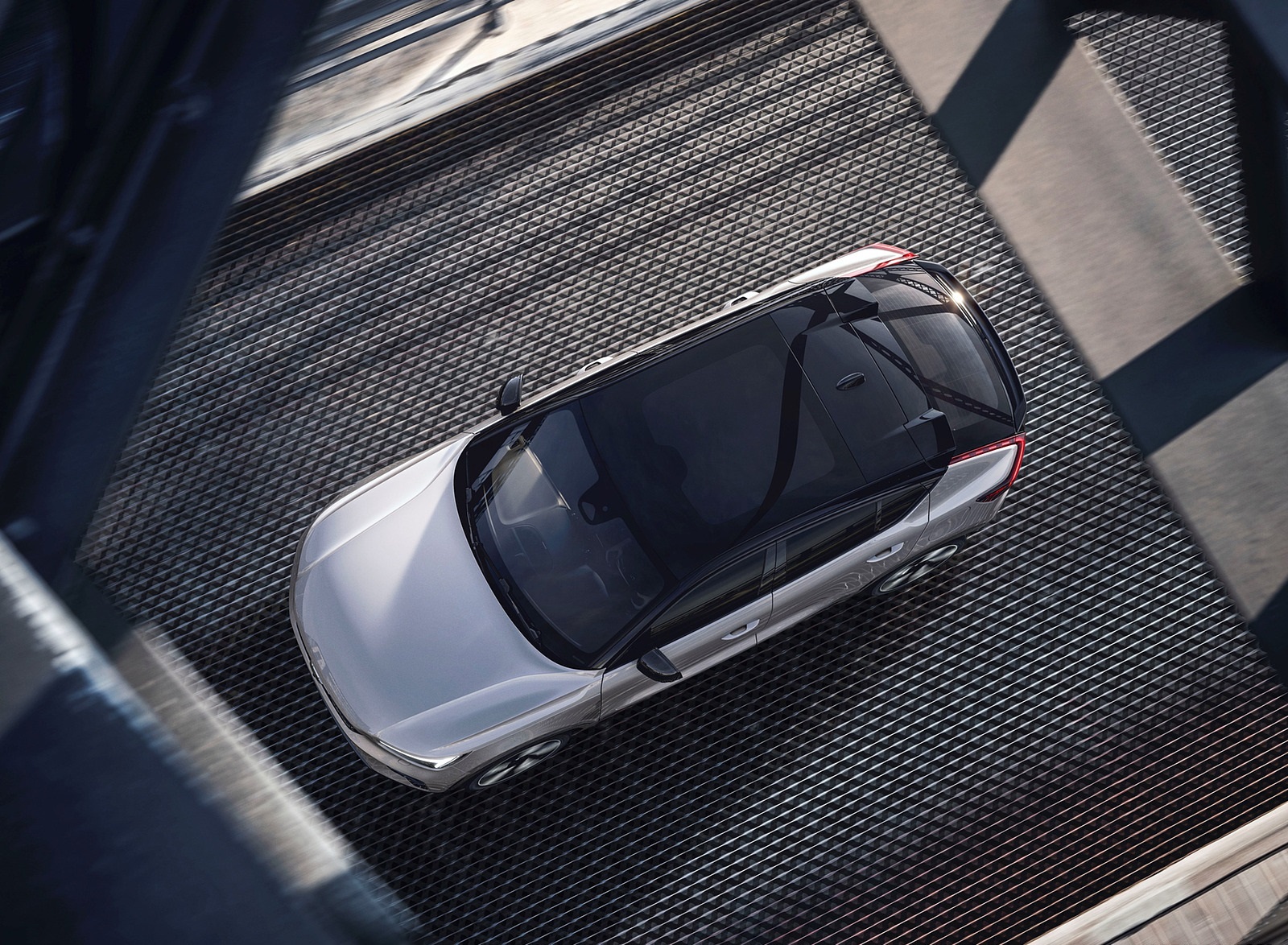 2022 Volvo C40 Recharge (Color: Dawn Silver) Top Wallpapers (9)
