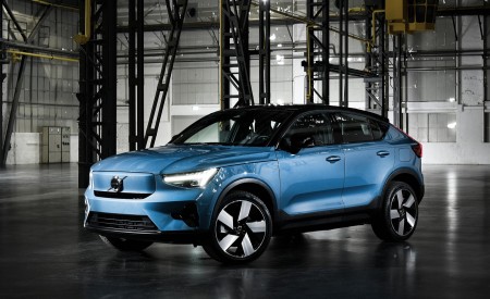 2022 Volvo C40 Recharge Front Three-Quarter Wallpapers 450x275 (31)