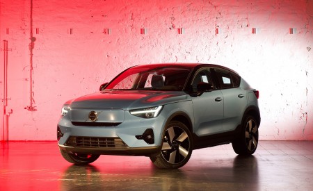 2022 Volvo C40 Recharge Front Three-Quarter Wallpapers 450x275 (27)