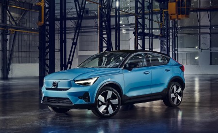 2022 Volvo C40 Recharge Front Three-Quarter Wallpapers 450x275 (32)