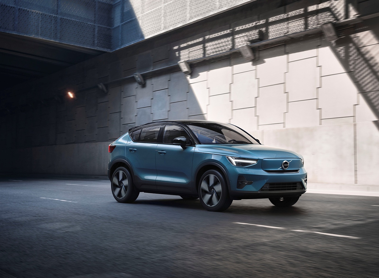 2022 Volvo C40 Recharge Front Three-Quarter Wallpapers (1)