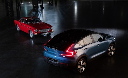 2022 Volvo C40 Recharge and Volvo P1800 Wallpapers 450x275 (42)