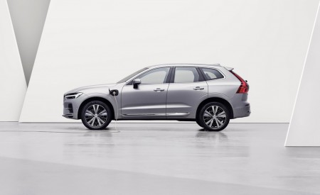 2022 Volvo XC60 Side Wallpapers 450x275 (15)