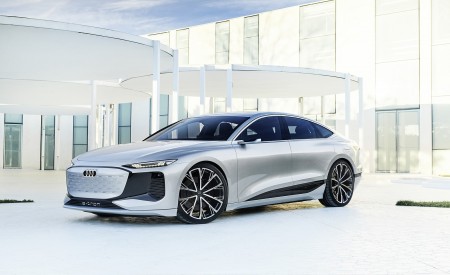 2021 Audi A6 e-tron Concept (Color: Helio Silver) Front Three-Quarter Wallpapers  450x275 (24)