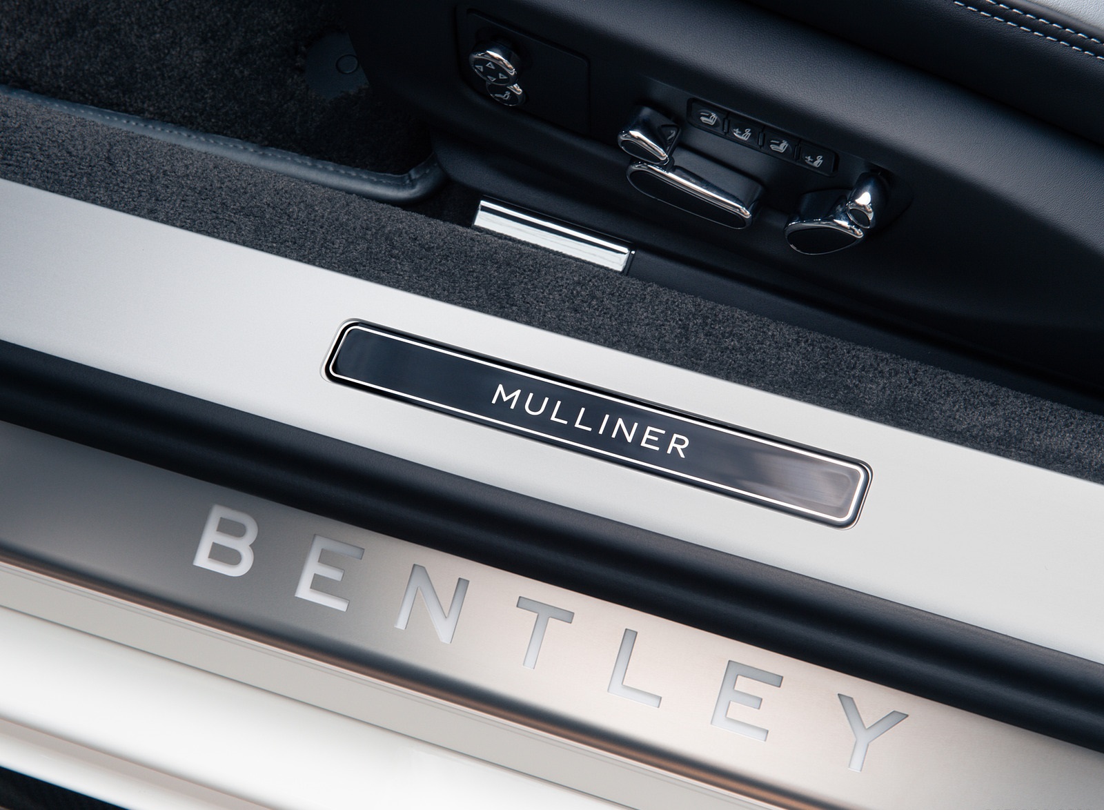 2021 Bentley Continental GT V8 Equinox Edition Door Sill Wallpapers (6)