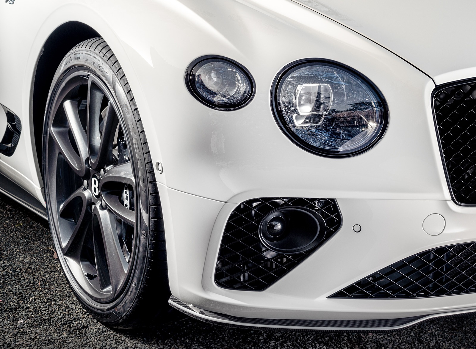 2021 Bentley Continental GT V8 Equinox Edition Headlight Wallpapers (4)