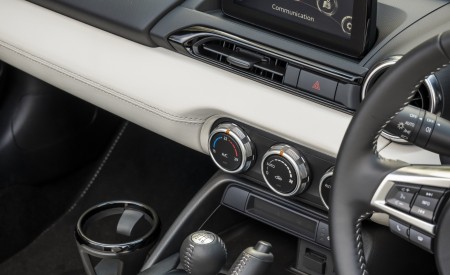 2021 Mazda MX-5 Sport Venture Central Console Wallpapers 450x275 (165)