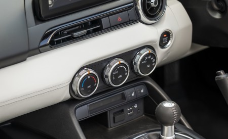 2021 Mazda MX-5 Sport Venture Central Console Wallpapers 450x275 (166)