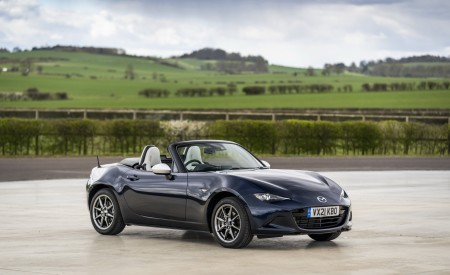 2021 Mazda MX-5 Sport Venture Front Three-Quarter Wallpapers 450x275 (103)