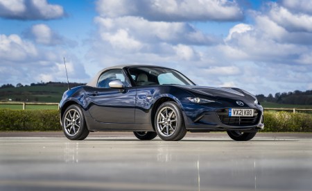 2021 Mazda MX-5 Sport Venture Front Three-Quarter Wallpapers 450x275 (92)