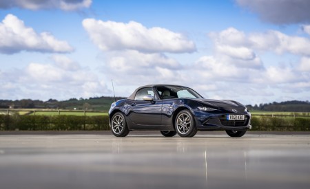 2021 Mazda MX-5 Sport Venture Front Three-Quarter Wallpapers 450x275 (96)
