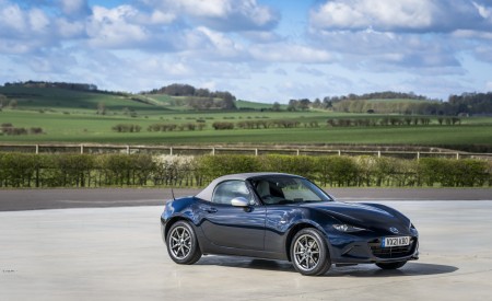 2021 Mazda MX-5 Sport Venture Front Three-Quarter Wallpapers 450x275 (100)