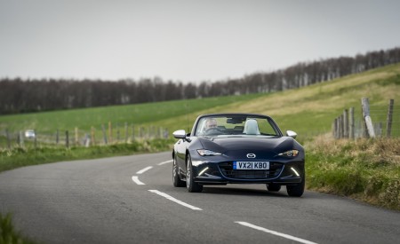 2021 Mazda MX-5 Sport Venture Front Wallpapers 450x275 (82)