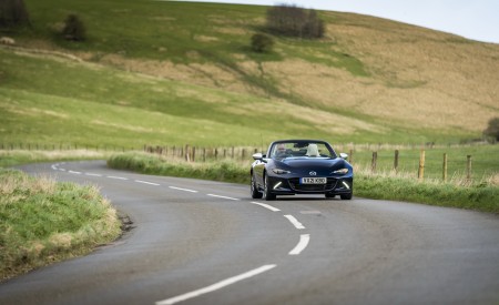 2021 Mazda MX-5 Sport Venture Front Wallpapers 450x275 (80)