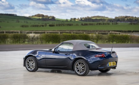 2021 Mazda MX-5 Sport Venture Rear Three-Quarter Wallpapers  450x275 (113)