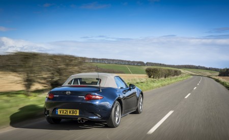 2021 Mazda MX-5 Sport Venture Rear Three-Quarter Wallpapers 450x275 (31)