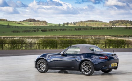 2021 Mazda MX-5 Sport Venture Rear Three-Quarter Wallpapers 450x275 (117)