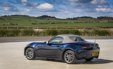 2021 Mazda MX-5 Sport Venture Rear Three-Quarter Wallpapers 450x275 (118)
