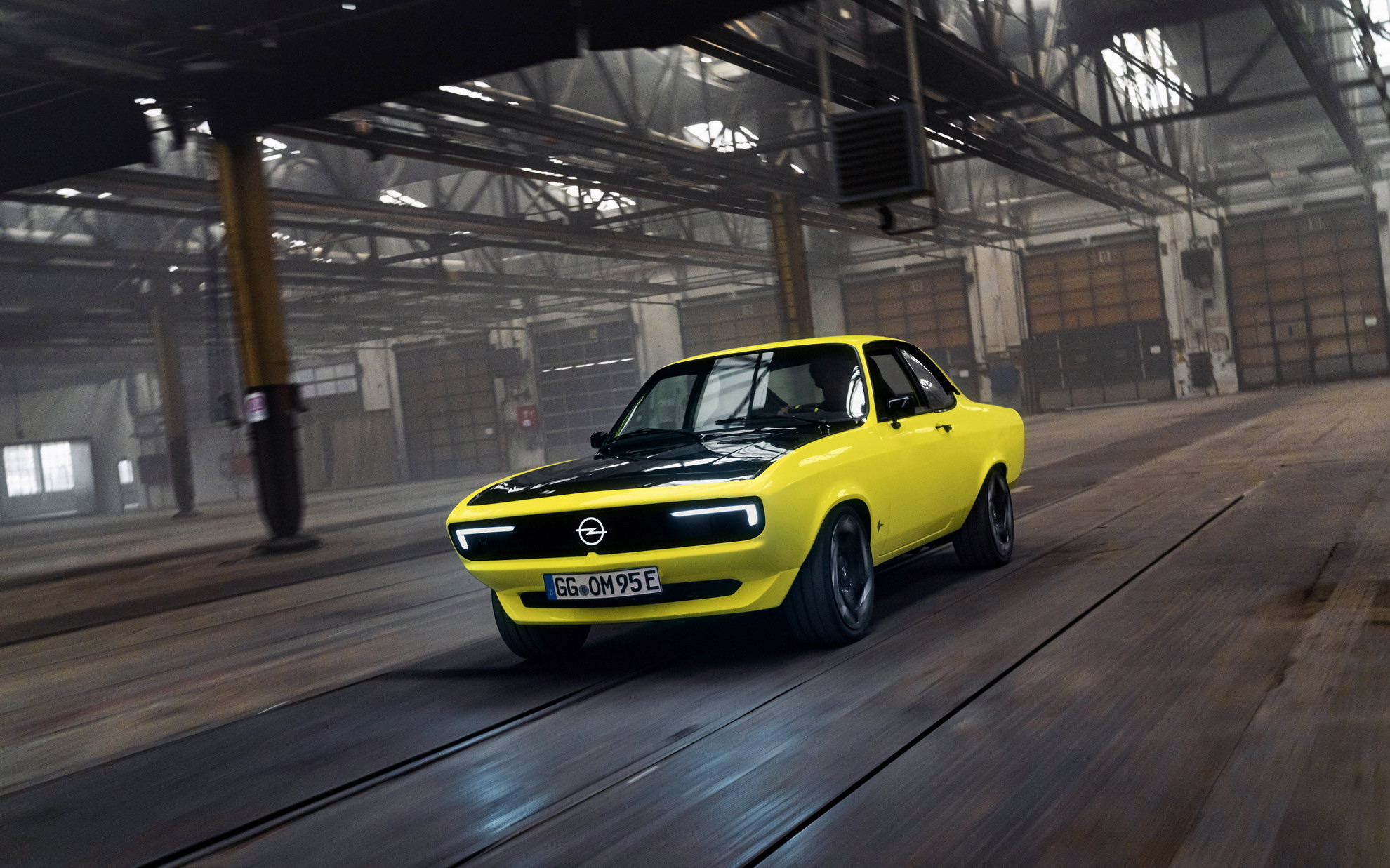2021 Opel Manta GSe ElektroMOD Concept Front Three-Quarter Wallpapers (2)