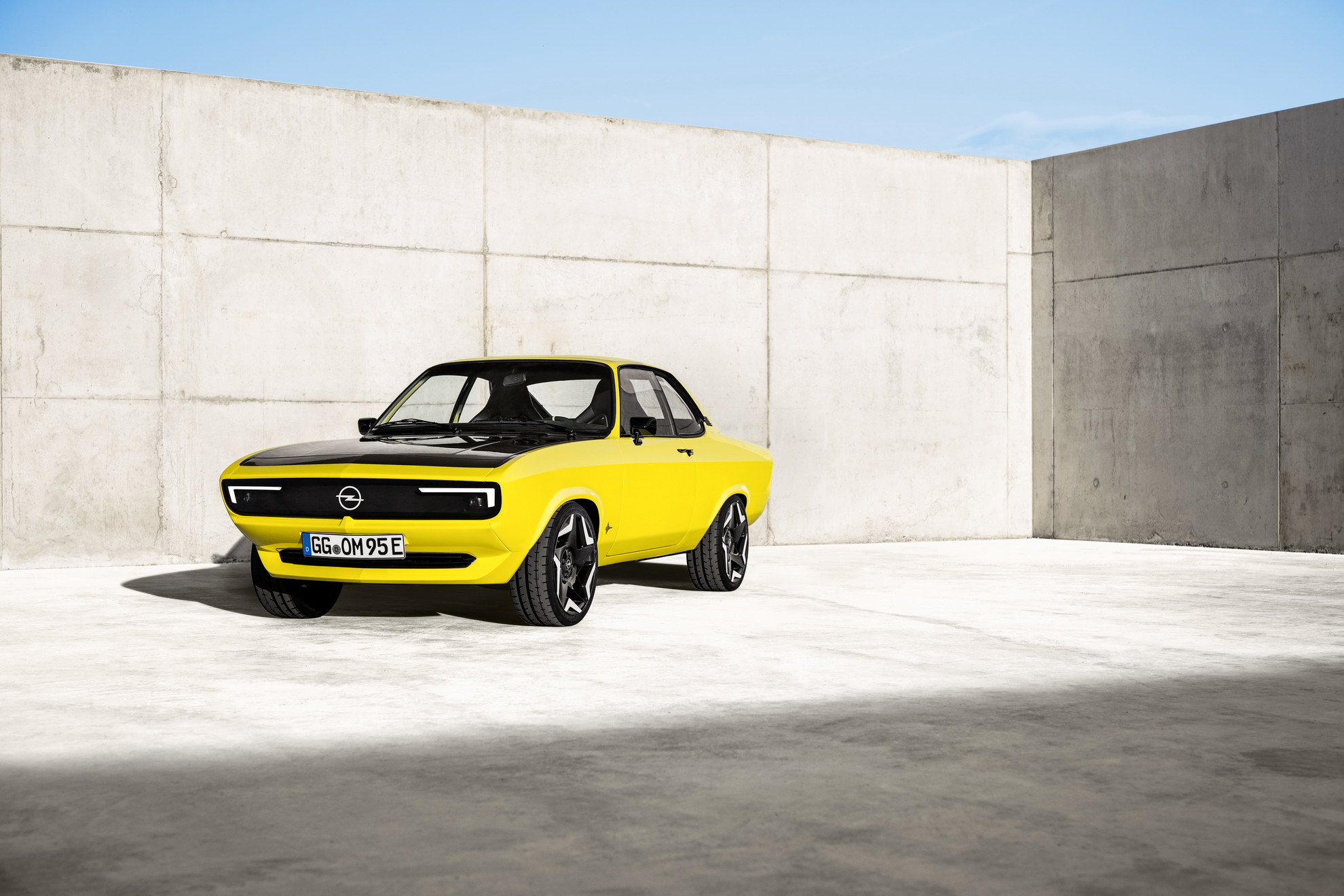 2021 Opel Manta GSe ElektroMOD Concept Front Three-Quarter Wallpapers (7)