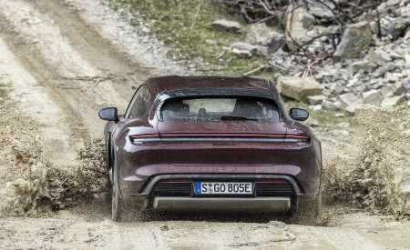 2021 Porsche Taycan 4 Cross Turismo (Color: Cherry Metallic) Off-Road Wallpapers 450x275 (164)