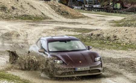 2021 Porsche Taycan 4 Cross Turismo (Color: Cherry Metallic) Off-Road Wallpapers 450x275 (159)