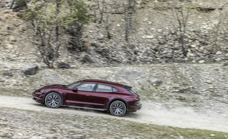 2021 Porsche Taycan 4 Cross Turismo (Color: Cherry Metallic) Off-Road Wallpapers 450x275 (165)