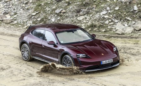 2021 Porsche Taycan 4 Cross Turismo (Color: Cherry Metallic) Off-Road Wallpapers 450x275 (160)