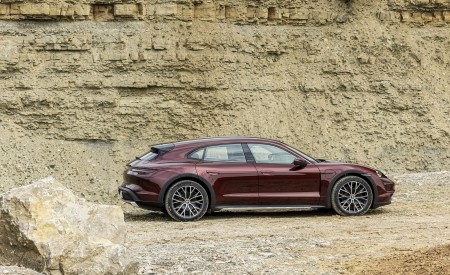 2021 Porsche Taycan 4 Cross Turismo (Color: Cherry Metallic) Spoiler Wallpapers 450x275 (174)