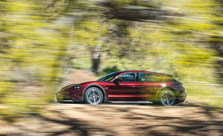 2021 Porsche Taycan 4 Cross Turismo (Color: Cherry Red) Front Three-Quarter Wallpapers 450x275 (18)