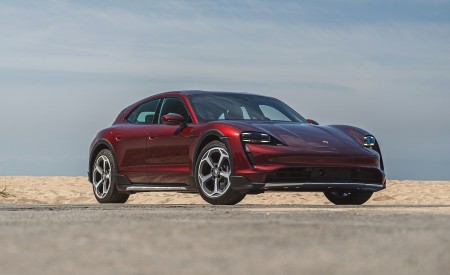 2021 Porsche Taycan 4 Cross Turismo (Color: Cherry Red) Front Three-Quarter Wallpapers 450x275 (63)