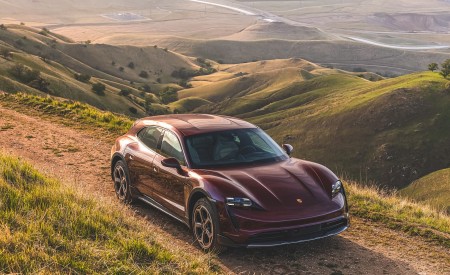 2021 Porsche Taycan 4 Cross Turismo (Color: Cherry Red) Front Three-Quarter Wallpapers 450x275 (53)